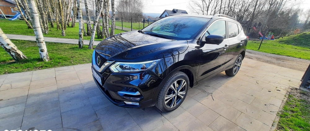 Nissan Qashqai cena 69500 przebieg: 82000, rok produkcji 2018 z Wieliczka małe 79